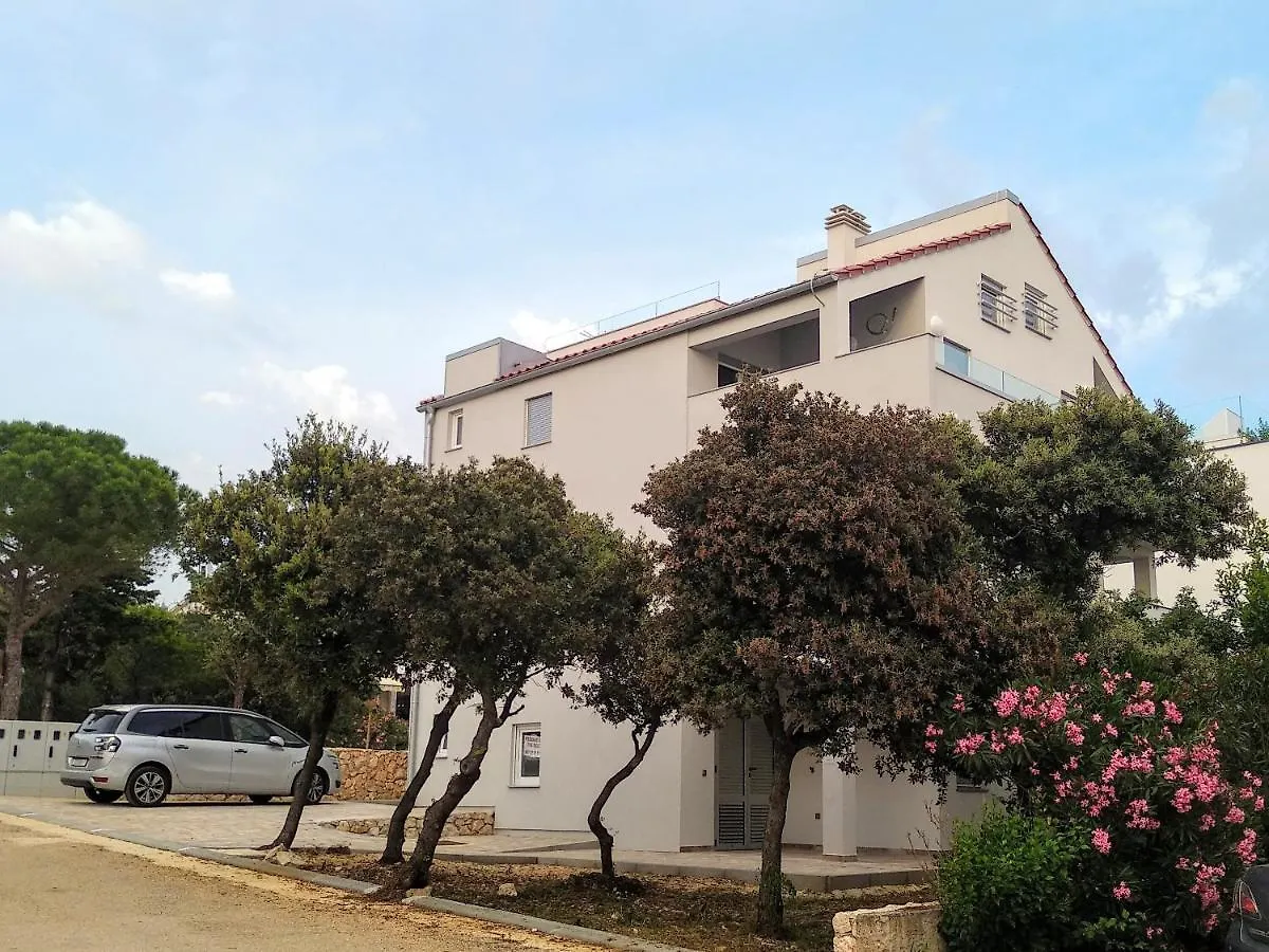 Apartment Sunrise Mandre